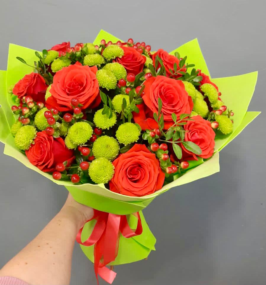 Букет цветов из: Хризантемы и Розы в Уторгош