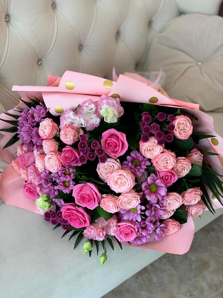 Букет цветов из: Хризантемы, Розы и Лизиантусы в Уторгош