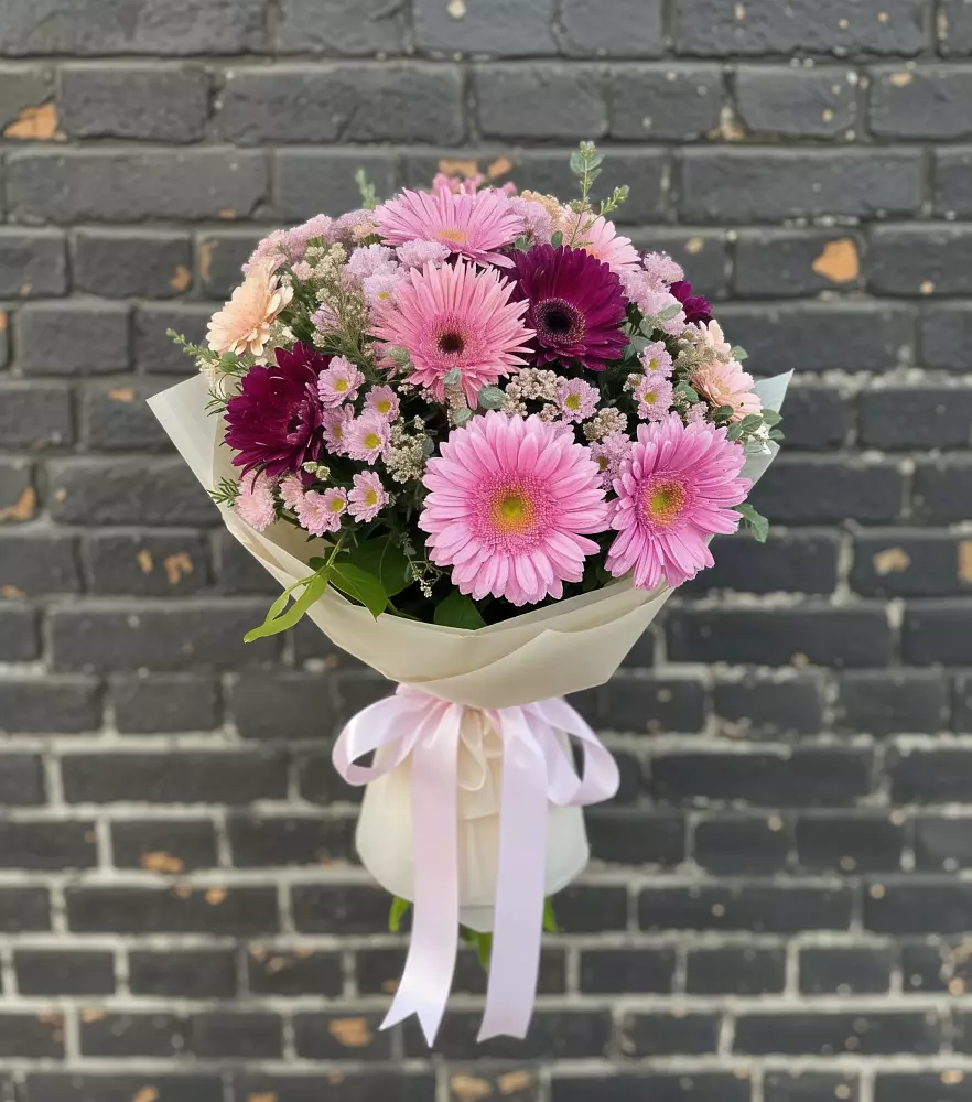 Букет цветов из: Герберы и Хризантемы в Уторгош