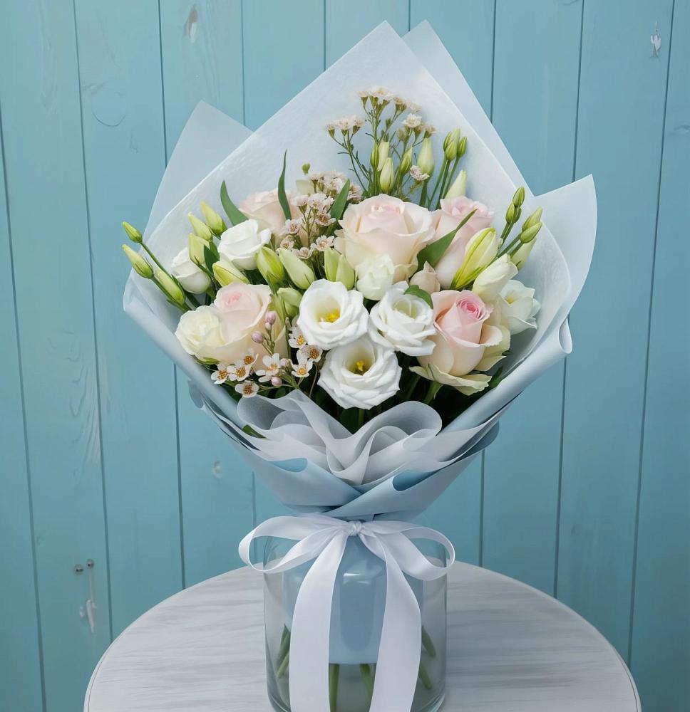 Букет цветов из: Розы и Лизиантусы в Уторгош