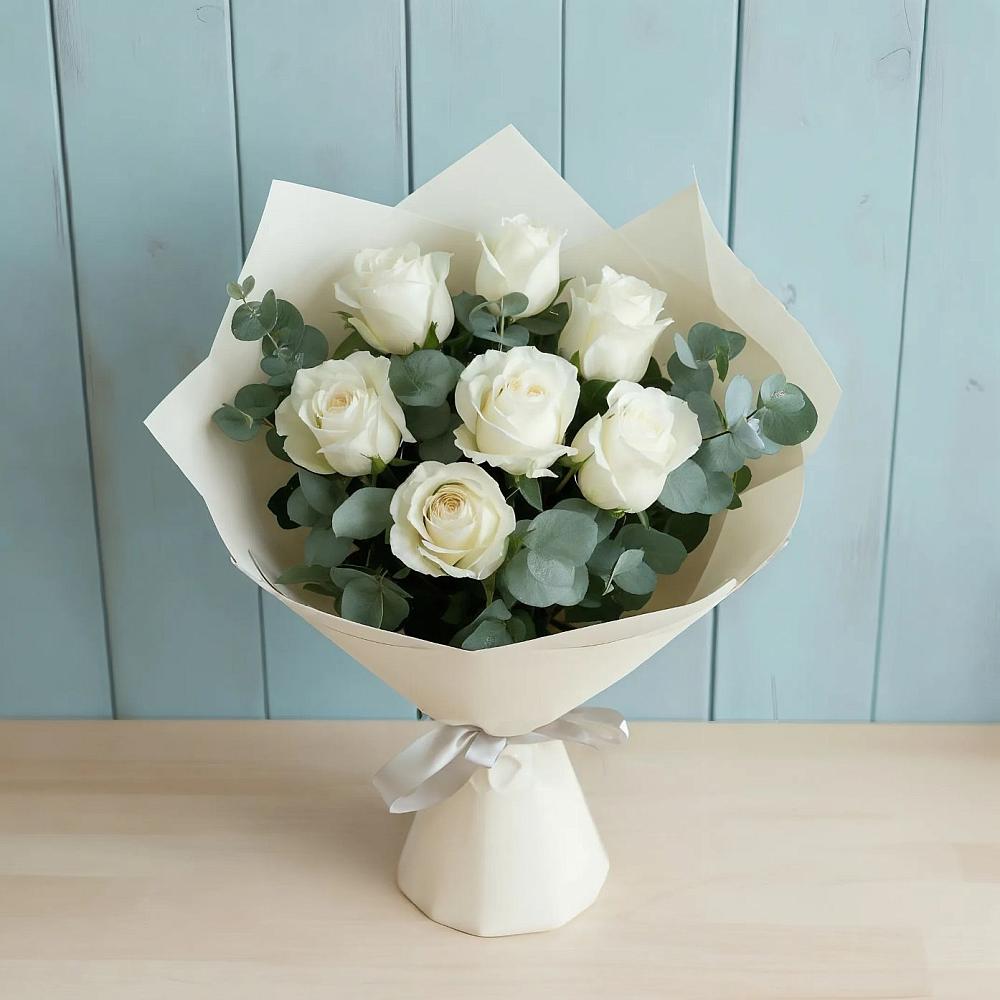 Букет Белые розы в Эвкалипте в Уторгош