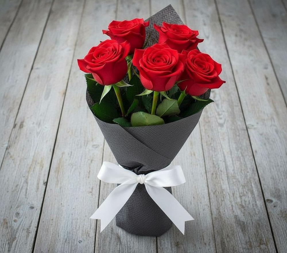 Букет 5 Красных роз Эдлесс Лав в Уторгош