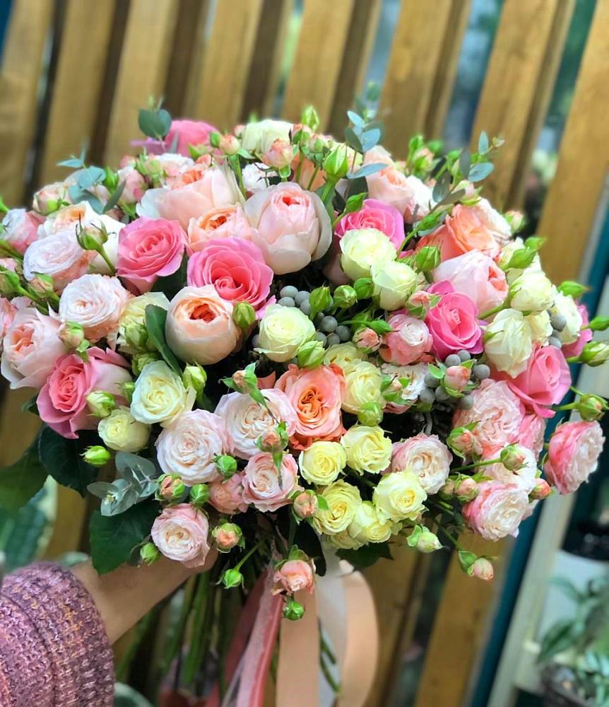 Букет цветов из: Розы в Уторгош