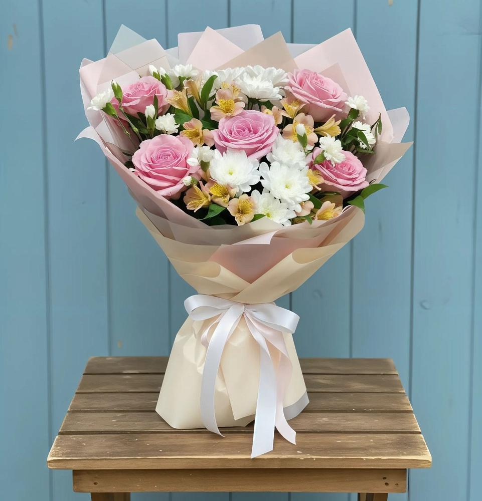 Букет цветов из: Гвоздики, Орхидеи и Розы в Уторгош