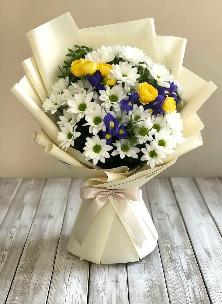 Букет цветов из: Ирисы, Хризантемы и Розы в Уторгош