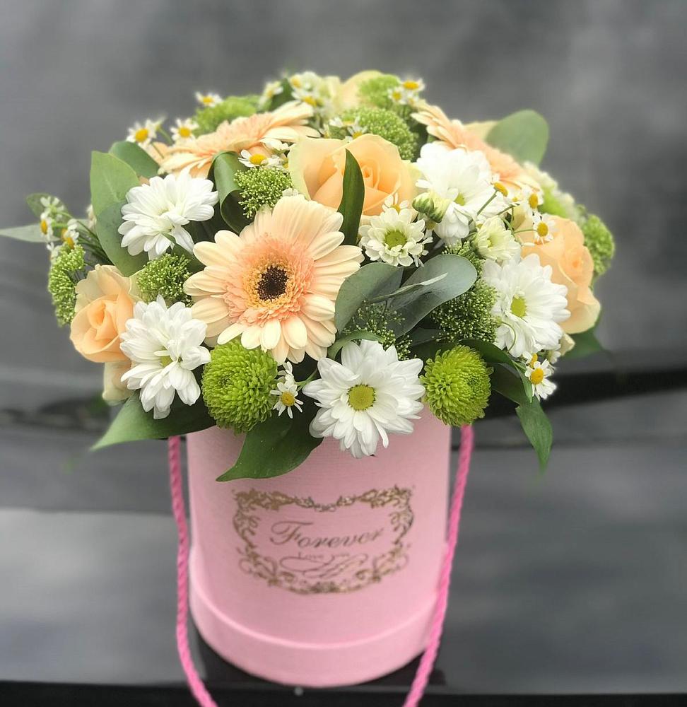 Цветочная композиция из Розы, Герберы и Хризантемы в шляпной коробке в Уторгош