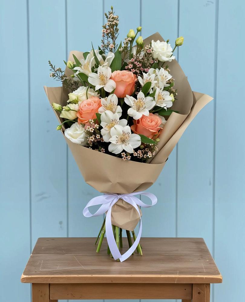 Букет цветов из: Альстромерии, Лизиантусы, Розы и Хризантемы в Уторгош