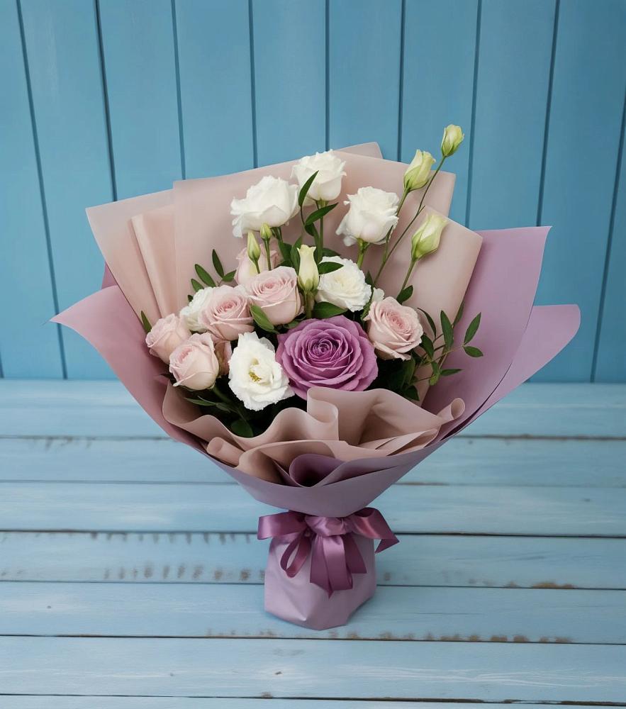 Букет цветов из: Розы и Лизиантусы в Уторгош